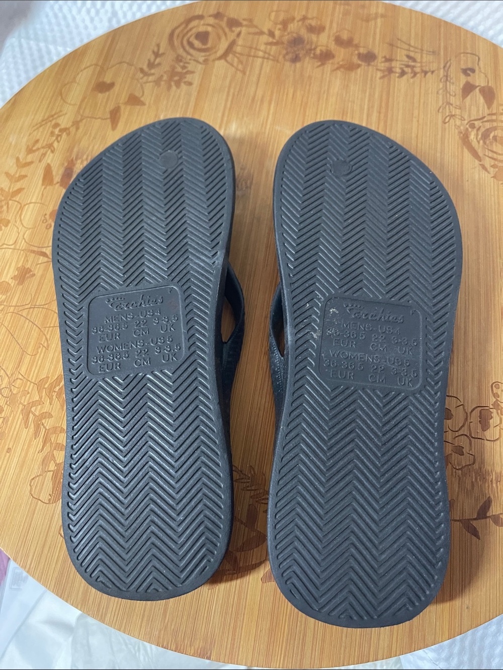 Archie's Women's Black Cushioned Flip Flop Sandals with Crystal size 5 - Picture 5 of 6